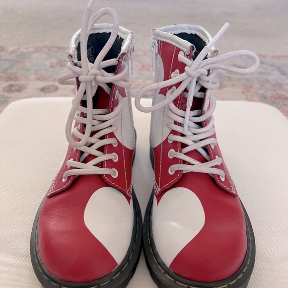 Special edition Dr marten’s delaney hearts in great condition! Worn twice - Picture 2 of 7